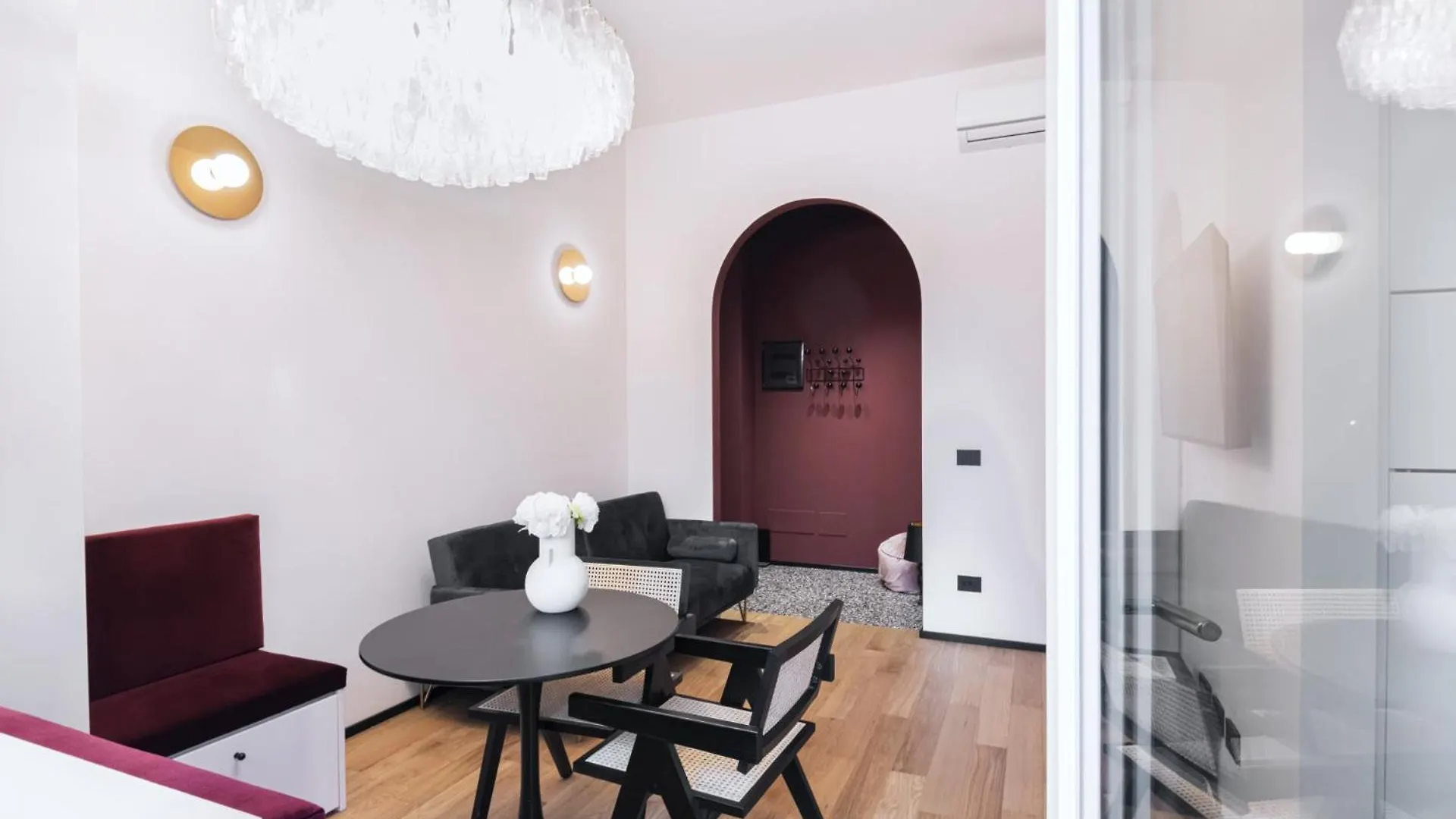Easylife - Raffinato Appartamento In Sant'Ambrogio Milan 0*,  Italy